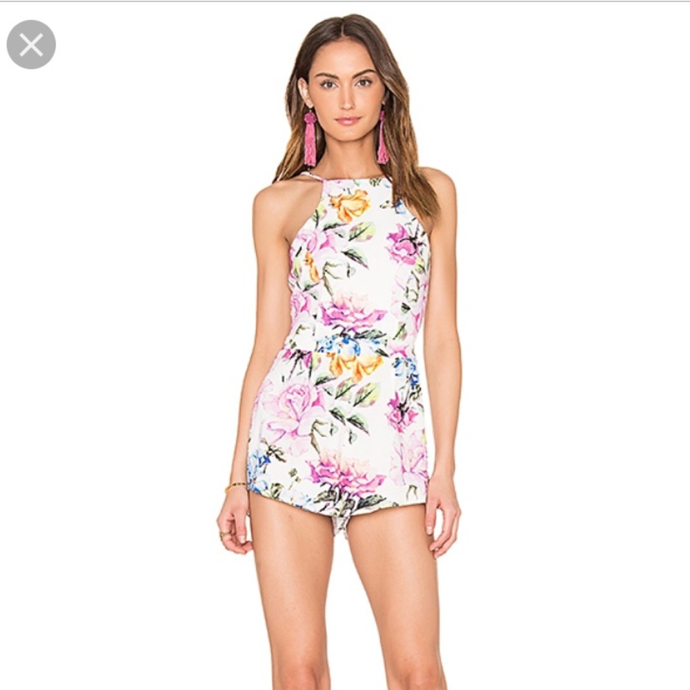 Show me your mumu romper size xs.